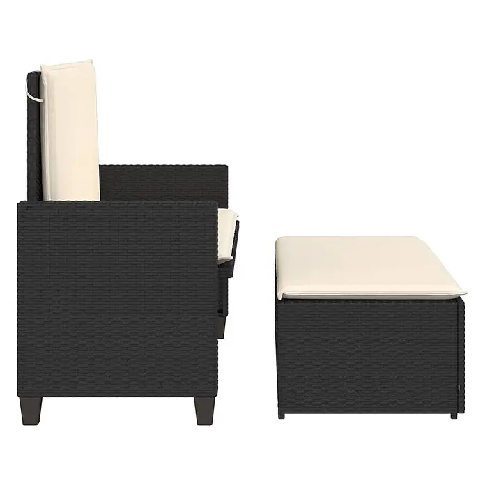 Furnicato Gartenbank - B x T x H: 55 x 55 x 97 cm, Schwarz - Dunkler Rattan-Sessel und -Hocker mit cremefarbenen Kissen.