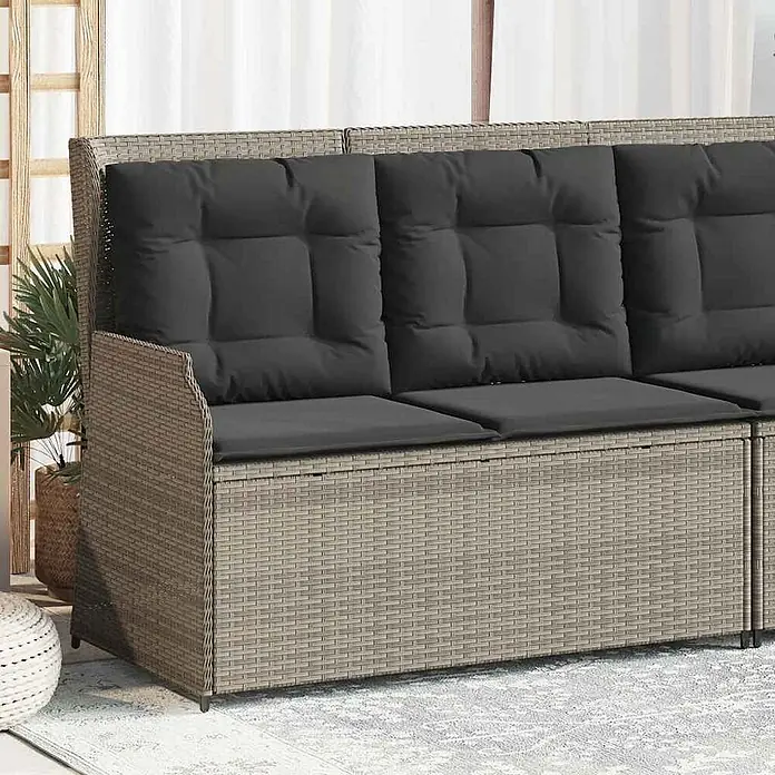 Furnicato Gartenbank - B x T x H: 95 x 110 x 95 cm, Hellgrau - Hellbraunes Rattan-Gartensofa mit dunkelgrauen Kissen, ideal für Terrasse oder Balkon.