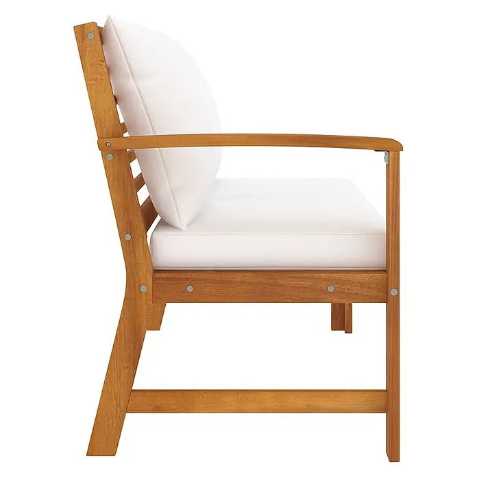 Furnicato Gartenbank - Creme - Seitenansicht einer Gartenbank aus Holz mit weißen Kissen.