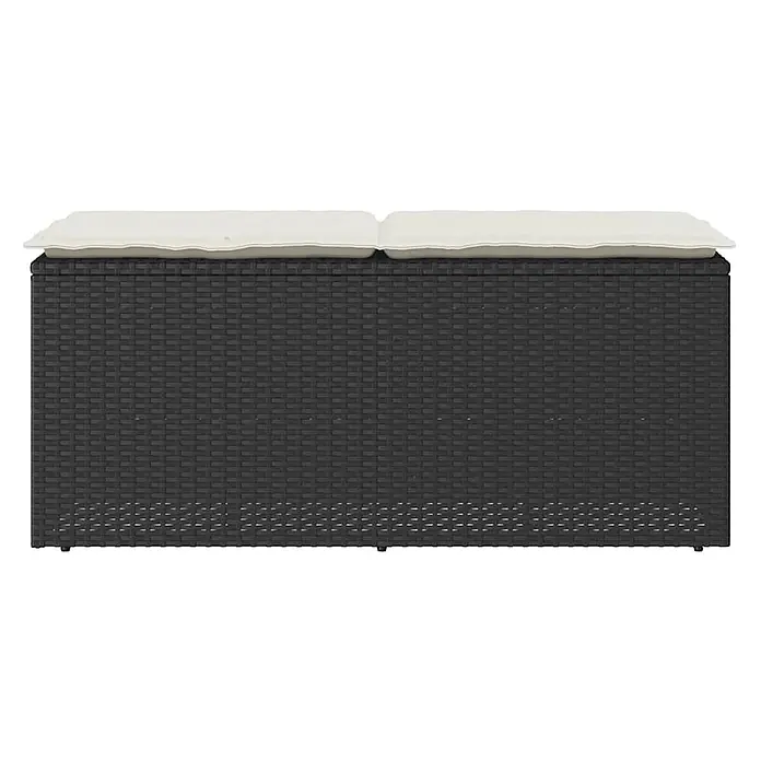 Furnicato Gartenbank - B x T x H: 110 x 40 x 44 cm, Schwarz - Dunkelgraue Rattan-Optik Outdoor-Sitzbank mit Stauraum und zwei cremefarbenen Sitzkissen.