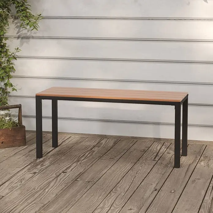 Furnicato Gartenbank WPC - B x T x H: 110 x 39 x 45 cm, Braun und Schwarz - Outdoorbank mit brauner Lattenauflage und schwarzem Metallgestell auf einer Holzterrasse.