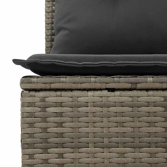 Furnicato Gartenbank - B x T x H: 95 x 110 x 95 cm, Grau - Braungraue Rattanmöbel aus Geflecht mit dunkelgrauen Sitz- und Rückenkissen.