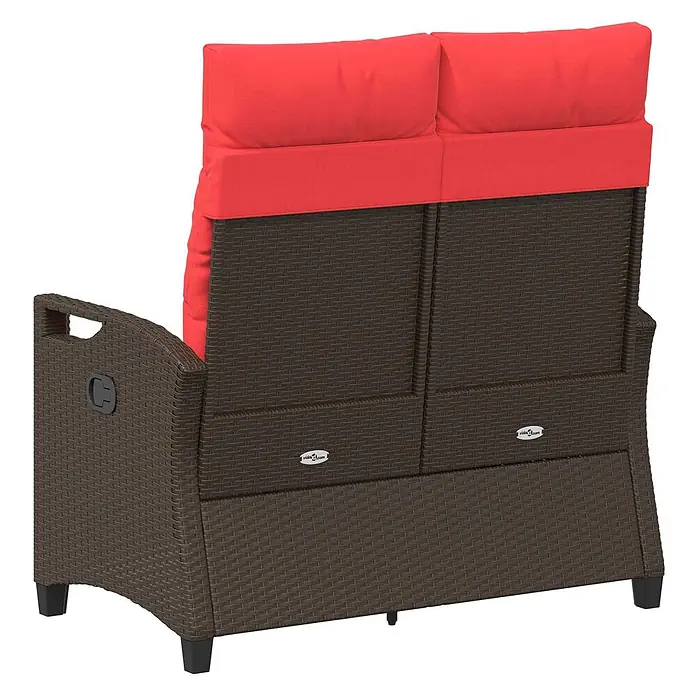 Furnicato Gartenbank pulverbeschichtet - B x T x H: 60 x 105 x 112 cm, Braun und Rot - Braunes Polyrattan-Gartensofa mit zwei Sitzen und leuchtend roten Rücken- und Sitzkissen, von hinten gesehen.