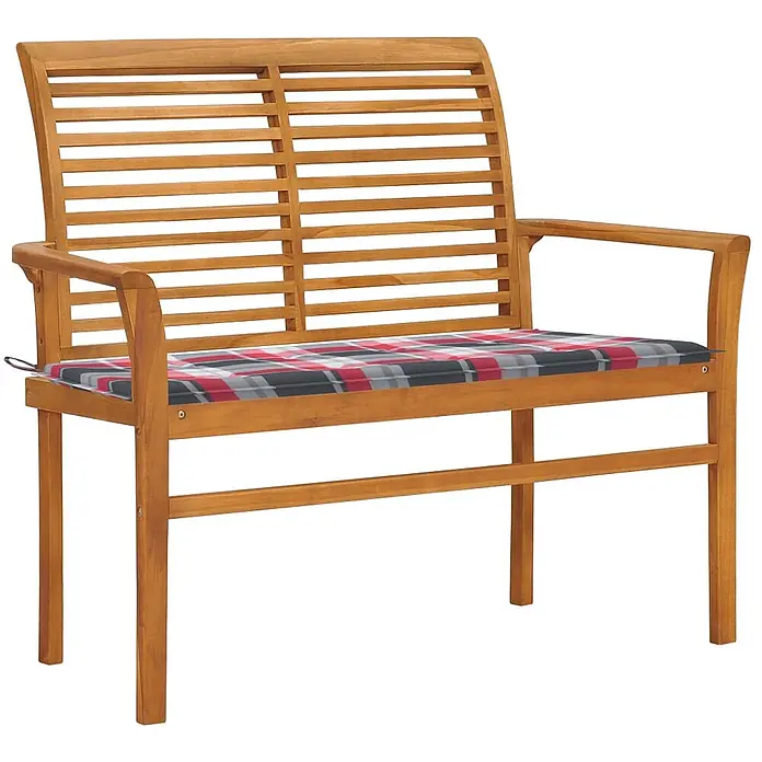 Furnicato Gartenbank Teakholz lackiert - Rotes Karomuster - Gartenbank aus Holz mit Lattenrückenlehne und Armlehnen, mit rot-schwarz-weiß kariertem Kissen.