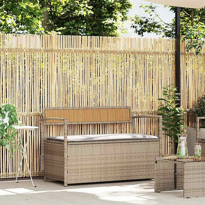 Furnicato Gartenbank - B x T x H: 111,5 x 54 x 74 cm, Beige und Hellgrau - Rattan-Gartenbank mit Stauraum, Holzlehne und grauem Kissen.