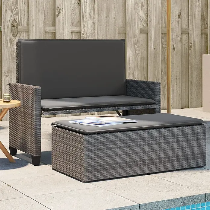 Furnicato Gartenbank - B x T x H: 55 x 55 x 97 cm, Grau - Graues Rattan-Effekt Outdoor-Sofa mit dunkelgrauen Kissen und passender Aufbewahrungsbank.