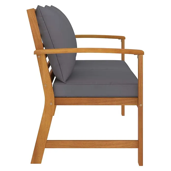 Furnicato Gartenbank Akazienholz geölt - Grau - Hölzernes Outdoor-Zweisitzer-Sofa mit hellbraunem Gestell und dunkelgrauen Sitz- und Rückenkissen.