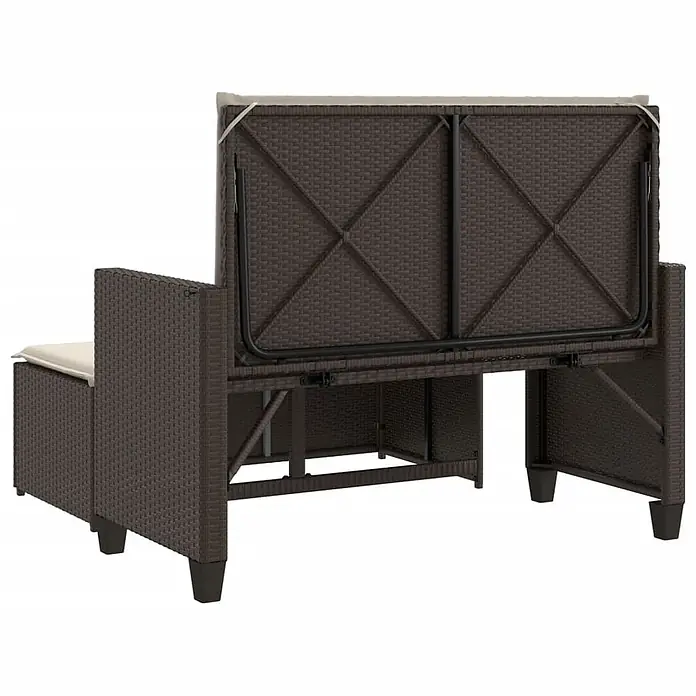 Furnicato Gartenbank PE-Rattan - B x T x H: 122 x 115 x 61,5 cm, Braun - Braune Outdoor-Sitzbank aus Polyrattan mit cremefarbenen Kissen und hochgestellter, umklappbarer Rückenlehne, von hinten.