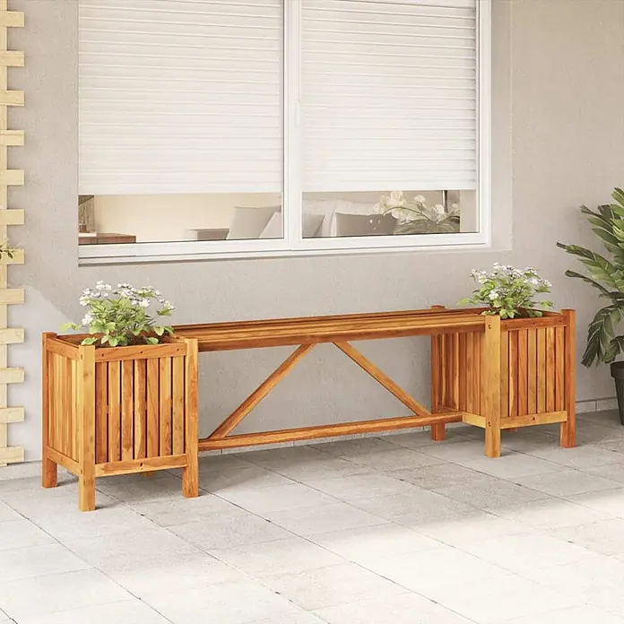Furnicato Gartenbank Akazien-Massivholz geölt - B x T x H: 150 x 30 x 40 cm, Braun - Hölzerne Pflanzbank in Naturholz-Optik mit zwei integrierten quadratischen Pflanzgefäßen und Lattenrostsitz, auf einer Terrasse.