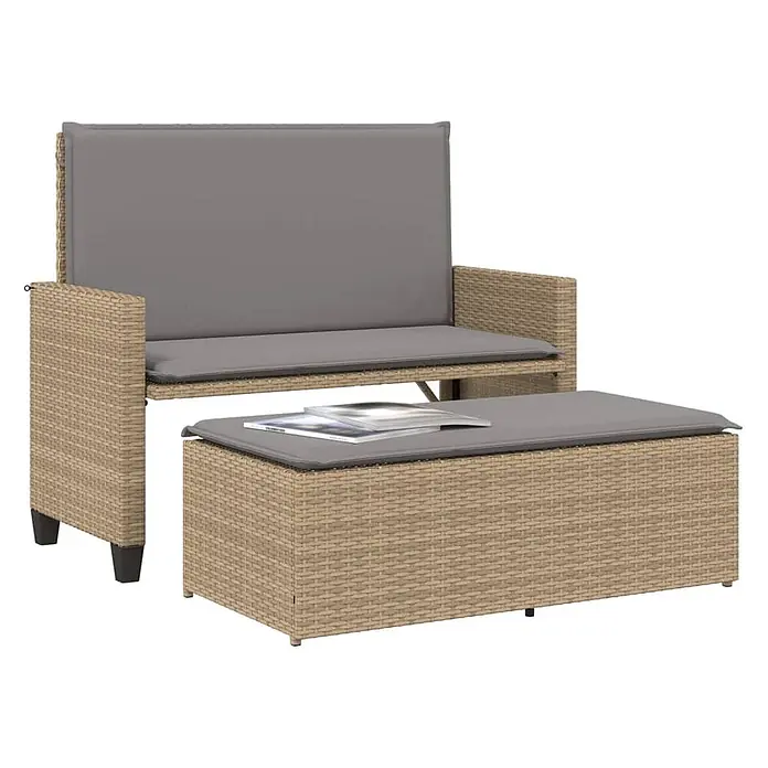Furnicato Gartenbank PE-Rattan - B x T x H: 122 x 115 x 61,5 cm, Beige und Grau - Zweisitziges hellbraunes Rattan-Gartensofa mit grauen Kissen und passendem Hocker, darauf ein Magazin.