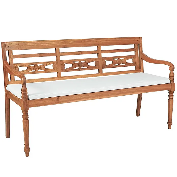 Furnicato Gartenbank Teakholz geölt - B x T x H: 150 x 51,5 x 84 cm, Braun - Hellbraune Holzbank mit geschnitzter Rückenlehne, Armlehnen und weißem Sitzkissen.