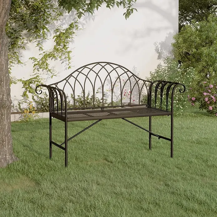 Furnicato Gartenbank Stahl - B x T x H: 128 x 44,5 x 88 cm, Schwarz - Dunkelbronzefarbene schmiedeeiserne Gartenbank mit gewölbter Rückenlehne auf einem grünen Rasen im Garten.