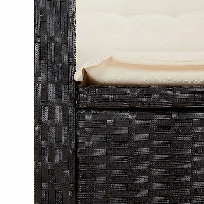 Furnicato Gartenbank - B x T x H: 66 x 90 x 93 cm, Schwarz und Creme - Dunkelbraunes Rattan-Möbelstück mit cremefarbenem Kissen.