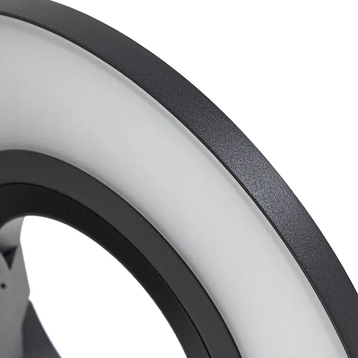 Arcchio Außenwandleuchte Tovio - alu / grau / zink, alu / grau / zink, IP65 - Rundes LED-Ringlicht mit einem dunkelgrauen, texturierten Rahmen und einer weißen Leuchtfläche.
