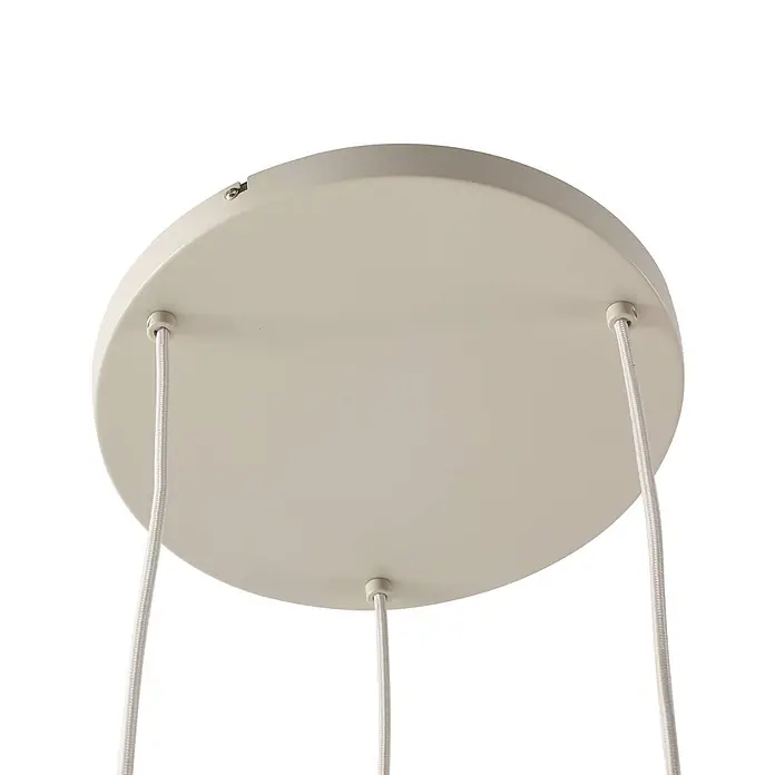 Lindby Pendelleuchte Ovelia - L x B x H: 43 x 43 x 150 cm, creme / amber, beige, E27 - Runde, hellbeige Deckenrosette mit drei integrierten Kabelhaltern und weißen geflochtenen Kabeln.