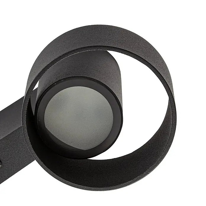 Lucande Außenwandleuchte Elune - schwarz, IP44 - Ein modernes, dunkelgraues, strukturiertes Wandlicht mit zylindrischer Lichtquelle, umgeben von einem geschwungenen, spiralförmigen Element.