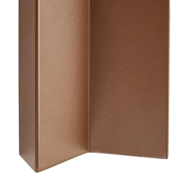 Lucande Außenwandleuchte Kaholo - braun / rost, braun / rost, IP44 - Gewinkeltes Metallprofil mit texturierter bronzefarbener Oberfläche.