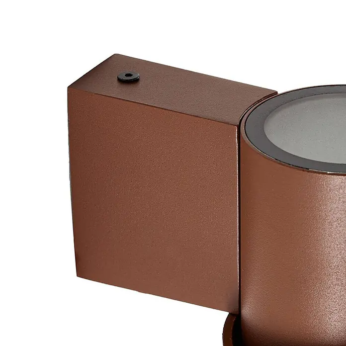 Lucande Außenwandleuchte Elune - braun / rost, IP44 - Bronzefarbene texturierte Außenleuchte mit rechteckiger Basis, zylindrischem Kopf und schwarzer Schraube oben.