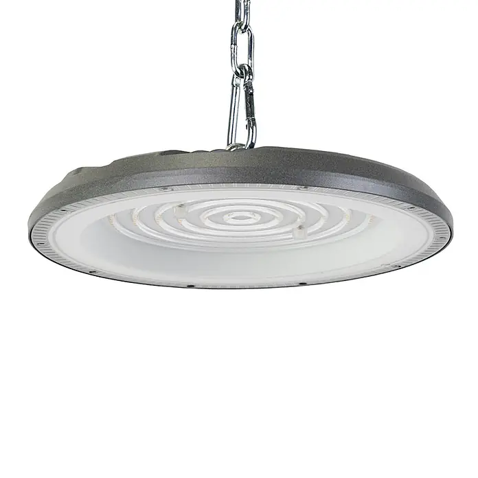 Luxula LED-Strahler LED-Hallenstrahler - 150 W, 15.000 lm, 4.000 K, L x B x H: 235 x 235 x 68 mm, IP65 - Runde graue LED-Hallenleuchte, an einer Metallkette aufgehängt.