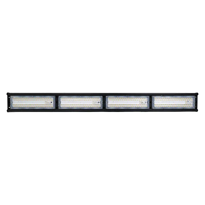 Enovalite LED-Strahler LED-Hallenstrahler - 300 W, 36.000 lm, 5.000 K, IP65 - Schwarze LED-Lichtleiste mit vier rechteckigen Modulen, jeweils mit mehreren kleinen gelb-weißen LEDs unter klarer Abdeckung.