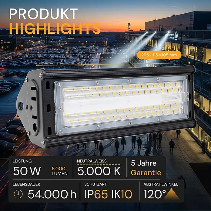 Enovalite LED-Strahler LED-Hallenstrahler - 50 W, 6.000 lm, 5.000 K, IP65 - Schwarzer LED-Fluter mit Spezifikationen, beleuchtet einen großen Parkplatz und Gebäude bei Nacht.