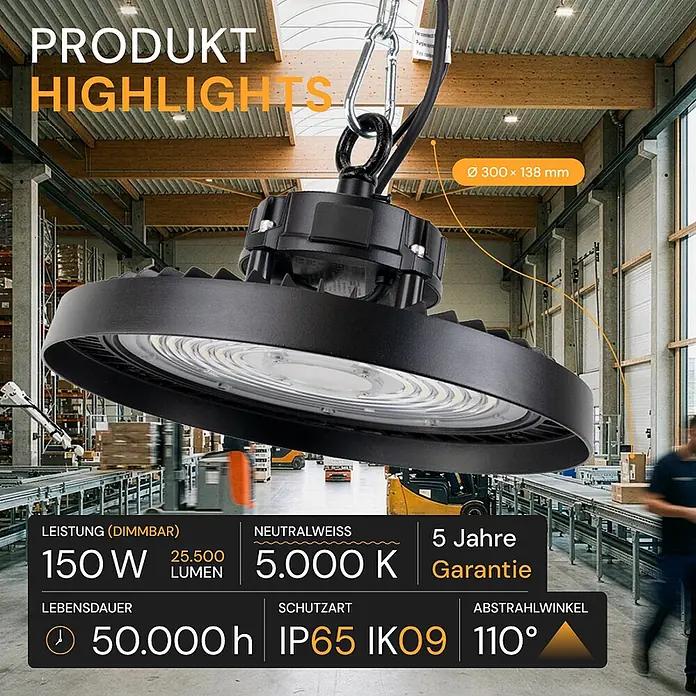 Enovalite LED-Strahler LED-Hallenstrahler - 150 W, 25.500 lm, 5.000 K, IP65 - Schwarze LED-Hallenleuchte hängt in einer Industriehalle.