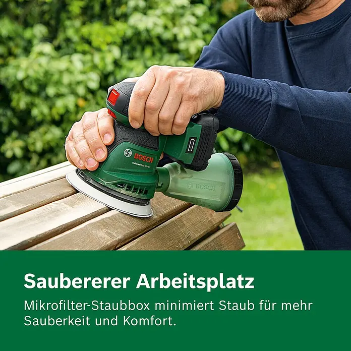 Bosch Power for All 18V Akku-Exzenterschleifer UniversalOrbit 18V-20 - 18 V, Ohne Akku, Durchmesser Schleifteller: 125 mm - Eine Person benutzt einen grünen Bosch Exzenterschleifer mit Staubbox, um Holzbretter zu schleifen.