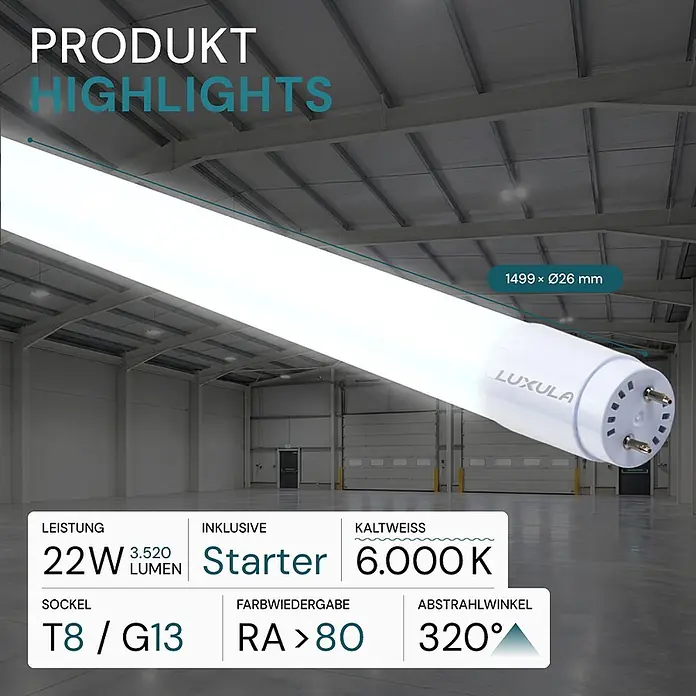 Luxula LED-Röhre - 22 W, 1.500 mm, Kaltweiß, 3.520 lm, G13 - Weiße LUXULA LED-Röhre (1499xØ26mm) mit 22W, 3520 Lumen, T8/G13, 6000K Kaltweiß, schwebend in einer Lagerhalle.
