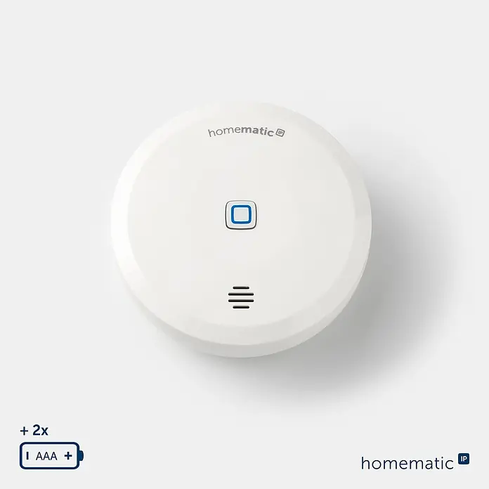Homematic IP Wassersensor HmIP-SWD-2 - Batteriebetrieben - Weißer, runder Homematic IP Rauchmelder mit blauem quadratischem Knopf und Lautsprechergittern. Benötigt 2x AAA Batterien.