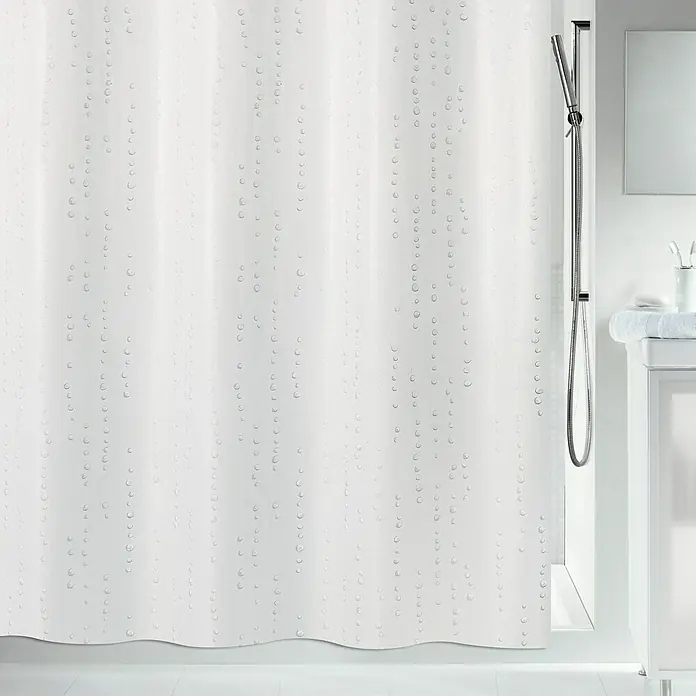 Spirella Cortina de baño Wet - An x Al: 180 x 200 cm, Plástico, Translúcido - La imagen muestra una cortina de ducha blanca con un sutil patrón de gotas de lluvia, colgando en un baño moderno.