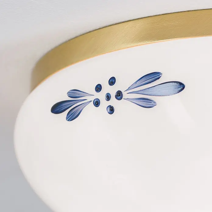 Orion Leuchten Deckenleuchte rund - E27 - Weiße Glasleuchte mit blauem Blumenmuster und goldenem Messingrand.