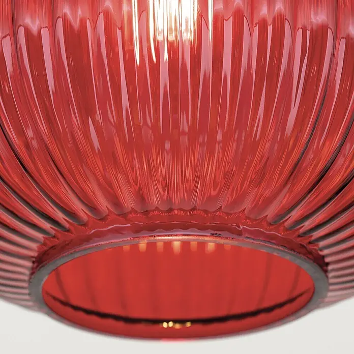 Orion Leuchten Deckenleuchte rund - E27 - Roter gerippter Glasschirm, von unten mit beleuchtetem Inneren.