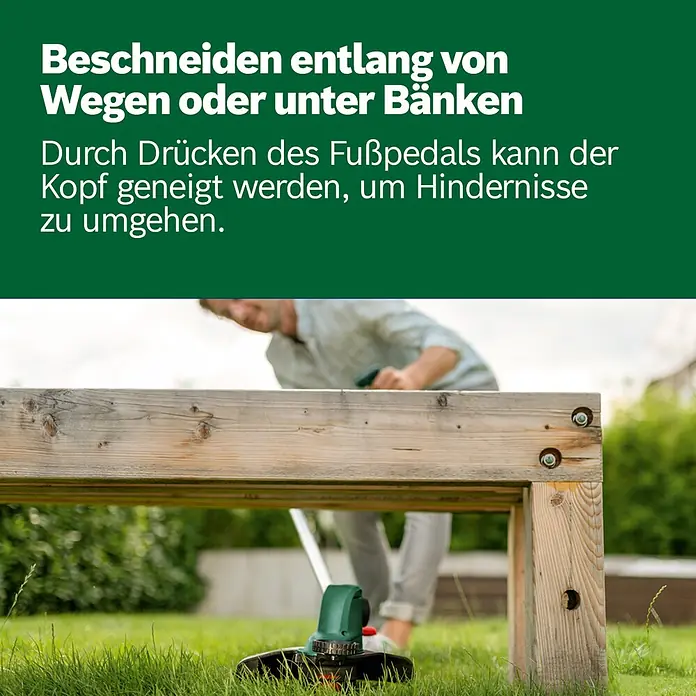 Bosch Power for All 18V Akku-Rasentrimmer UniversalGrassCut 18V-26 - 18 V, Li-Ionen, Ohne Akku - Grüner und schwarzer Rasentrimmer trimmt Gras unter einer Holzbank. Sein Kopf lässt sich zum Umgehen von Hindernissen neigen.