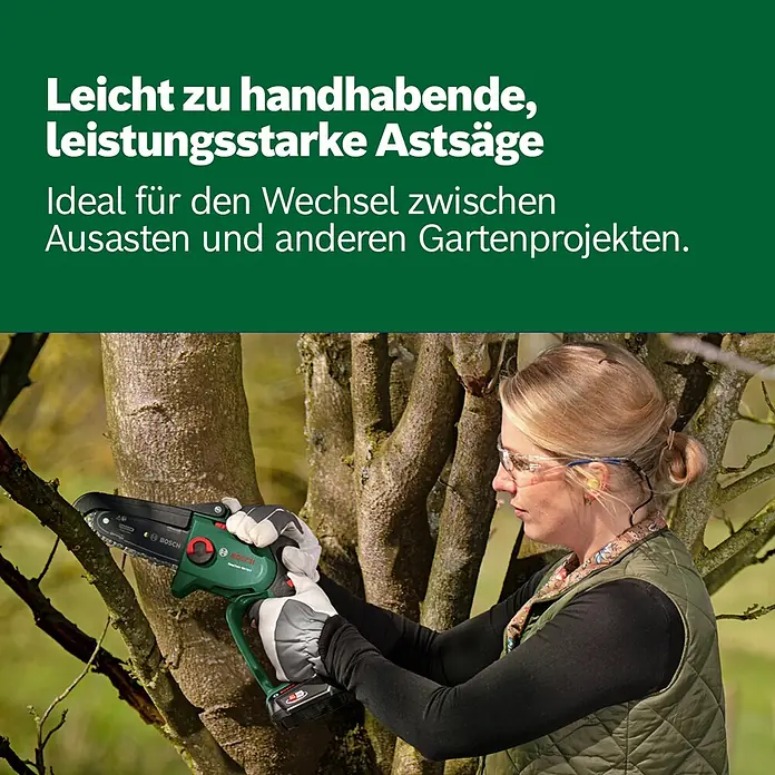 Bosch Power for All 18V Akku-Kettensäge EasyChain 18V-15-7 - 18 V, Li-Ionen, 1 Akku, Schwertlänge: 15 cm - Frau beim Baumschnitt mit einer grünen und schwarzen Bosch Akku-Astsäge. Sie trägt Handschuhe und Schutzbrille.