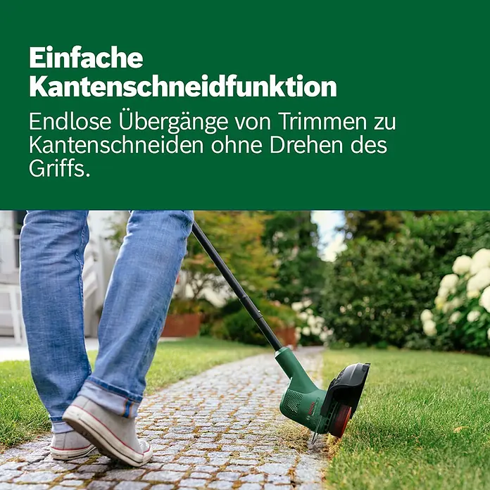 Bosch Power for All 18V Akku-Rasentrimmer EasyGrassCut 18V-26 - 18 V, 2,5 Ah, Ohne Akku - Grün-schwarzer Bosch Rasentrimmer wird zum sauberen Kantenschneiden am Wegrand verwendet.