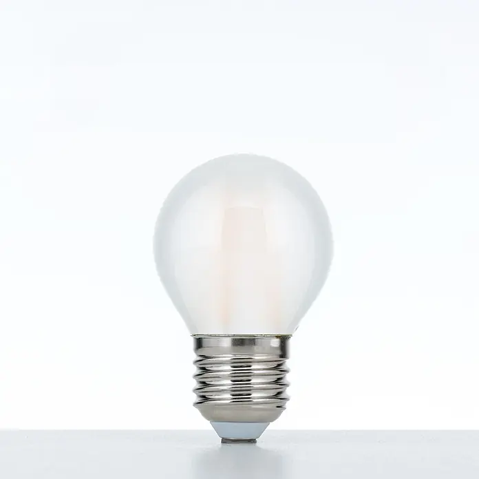 Orion Leuchten LED-Lampe - E27, Dimmbar, Warmweiß, 720 lm, 6 W - Milchglas-Kugel-LED-Lampe mit silbernem E27-Schraubsockel.