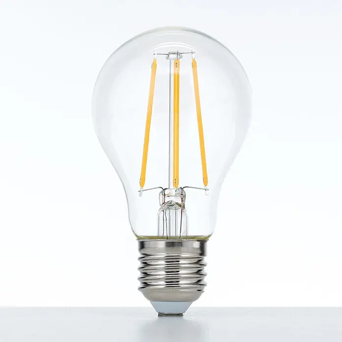 Orion Leuchten LED-Lampe - E27, Dimmbar, Warmweiß, 980 lm, 8 W - Klare LED-Glühbirne aus Glas mit sichtbaren gelben Filamenten und silbernem Schraubsockel.