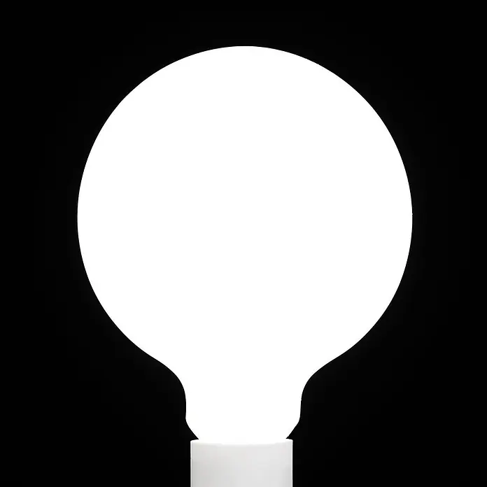 Orion Leuchten LED-Lampe - E27, Dimmbar, Warmweiß, 1.000 lm, 9 W - Eine weiße, kugelförmige Glühbirne mit sichtbarem Sockel.