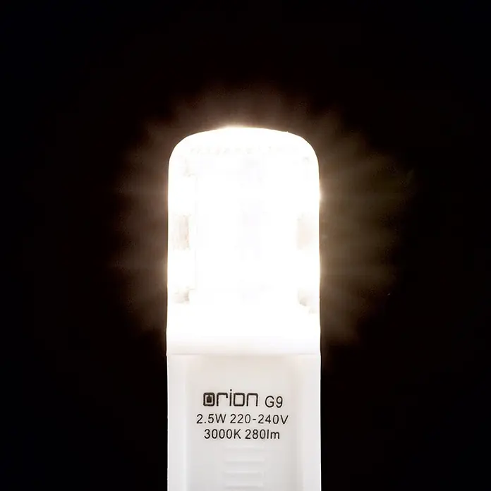 Orion Leuchten LED-Lampe - G9, Nicht Dimmbar, Warmweiß, 280 lm, 2,5 W - Beleuchtete G9 LED-Stiftsockellampe mit weißem Sockel, warmweißes Licht emittierend.