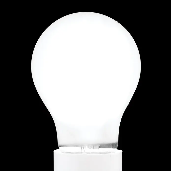Orion Leuchten LED-Lampe - E27, Dimmbar, Warmweiß, 980 lm, 8 W - Milchweiße Glühbirne mit weißem Sockel.