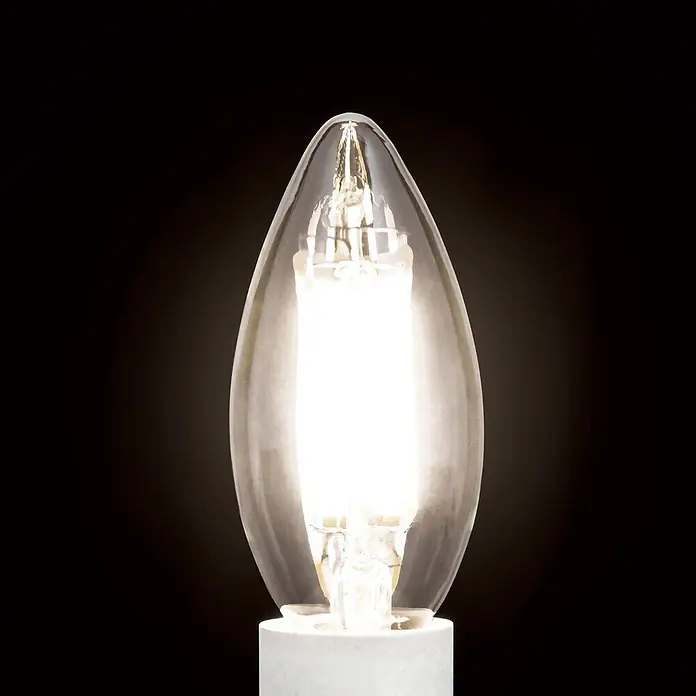 Orion Leuchten LED-Lampe - E14, Dimmbar, Warmweiß, 720 lm, 6 W - Beleuchtete Kerzenlampe mit klarem Glaskörper und weißem Sockel.