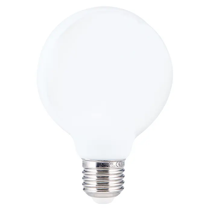 Orion Leuchten LED-Lampe - E27, Dimmbar, Warmweiß, 730 lm, 8 W - Eine mattweiße Glühbirne mit einem silbernen Schraubsockel aus Metall.