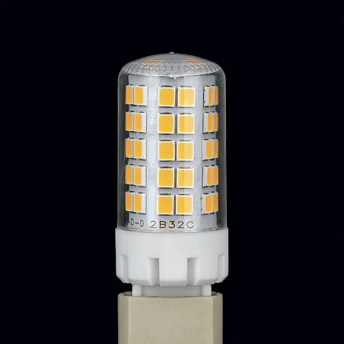 Orion Leuchten LED-Lampe - G9, Dimmbar, Warmweiß, 500 lm, 5 W - Nahaufnahme einer röhrenförmigen LED-Lampe mit durchsichtigem Gehäuse, vielen orangefarbenen LED-Chips und weißem Sockel.