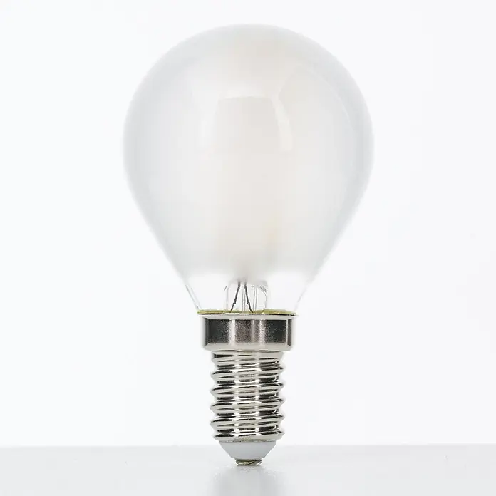 Orion Leuchten LED-Lampe - E14, Dimmbar, Warmweiß, 720 lm, 6 W - Frosted-LED-Glühbirne mit kleinem E14-Schraubsockel und klarem Glas, das interne Filamente zeigt.