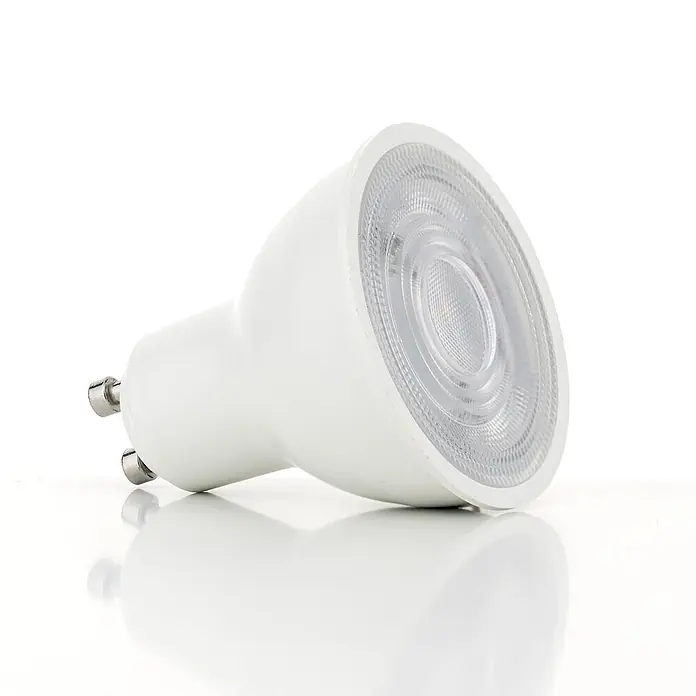 Orion Leuchten LED-Lampe - GU10, Dimmbar, Warmweiß, 660 lm, 8 W - Weißes LED GU10-Spotlight-Leuchtmittel mit klarer, gemusterter Linse und silbernen Stiften.