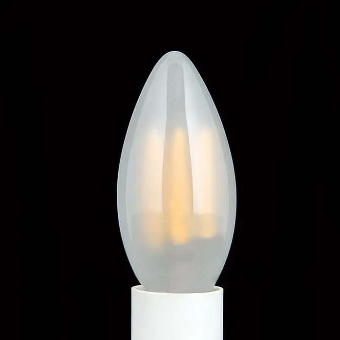 Orion Leuchten LED-Lampe - E14, Dimmbar, Warmweiß, 720 lm, 6 W - Milchige kerzenförmige LED-Glühbirne mit warmweißem Licht und weißem Sockel.