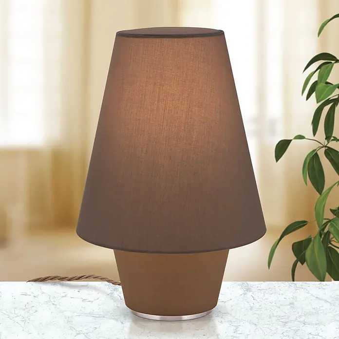 Orion Leuchten Tischleuchte - 40 W, L x B x H: 38 x 38 x 55 cm, E27 - Braune Tischlampe mit konischem Stoffschirm und massivem braunem Fuß, mit Metallzierleiste.