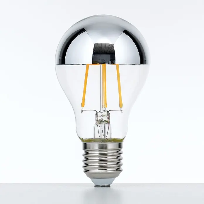 Orion Leuchten LED-Lampe - E27, Dimmbar, Warmweiß, 730 lm, 8 W - LED-Glühbirne mit klarer Glaskörper, silberverspiegelter Oberseite und sichtbaren orangefarbenen Filamenten.