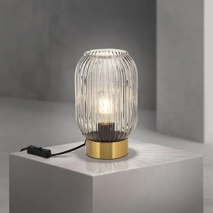 Orion Leuchten Tischleuchte - 40 W, L x B x H: 14 x 14 x 24 cm, E27 - Beleuchtete Tischlampe mit geripptem Klarglasschirm und Messingsockel.