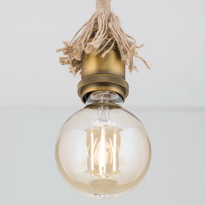 Orion Leuchten Pendelleuchte - L x B x H: 12 x 12 x 100 cm, E27 - Bernsteinfarbene LED-Glühbirne mit Messingfassung und ausgefranster Seilaufhängung, warm leuchtend.